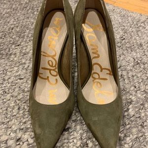 Sam Edelman forest green suede pumps